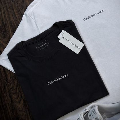 ➡️ Camiseta Calvin Klein Flame Front Logo