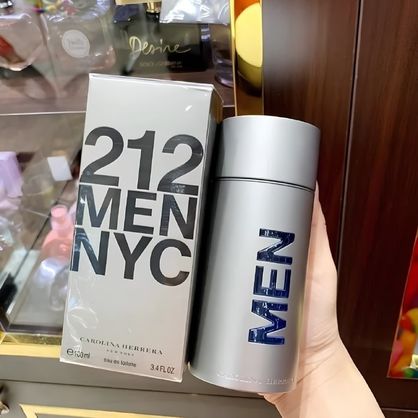➡️ Carolina Herrera 212 Men NYC Eau de Toilette 100 ml
