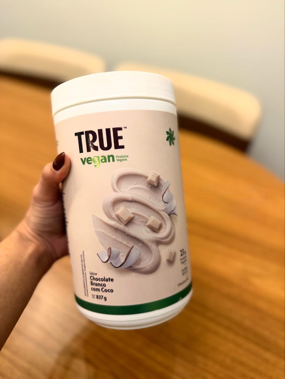 🚚 True Vegan Chocolate Branco com Coco True Source 837g