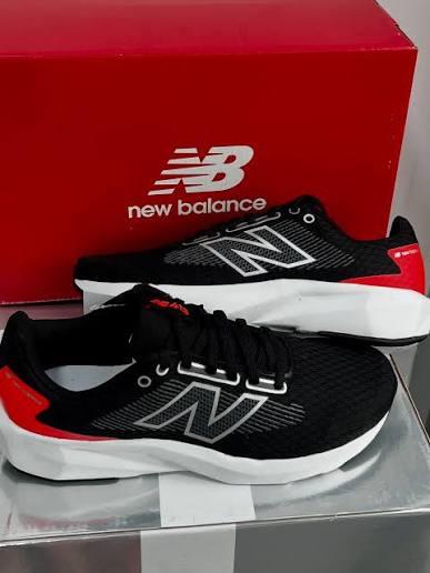 🚚 Tênis Esportivo Masculino 413v3 New Balance