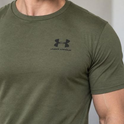 ➡️ Camiseta Sportstyle Under Armour Left Chest Masculina