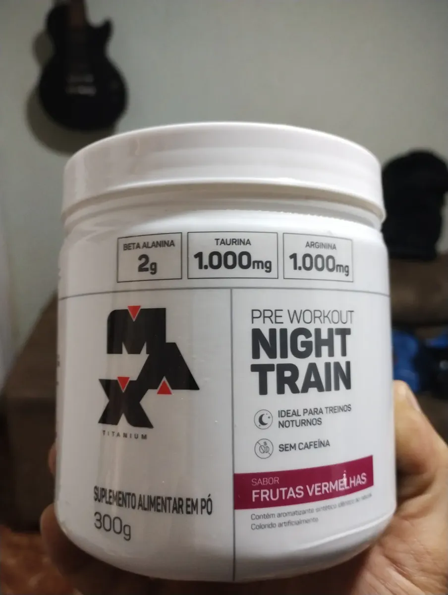 ➡️ Pré Treino Night Train Pote 300g Sabor Frutas Vermelhas - Max Titanium