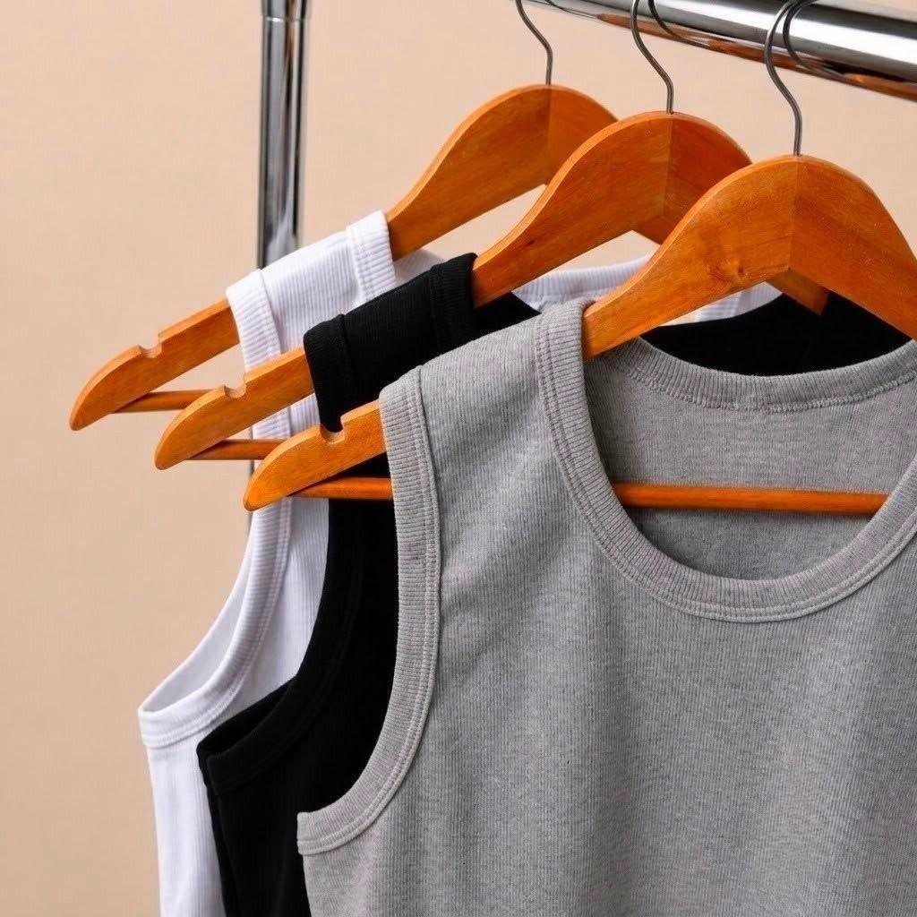 ➡️ Kit com 3 Regata Modelo Americano Canelada