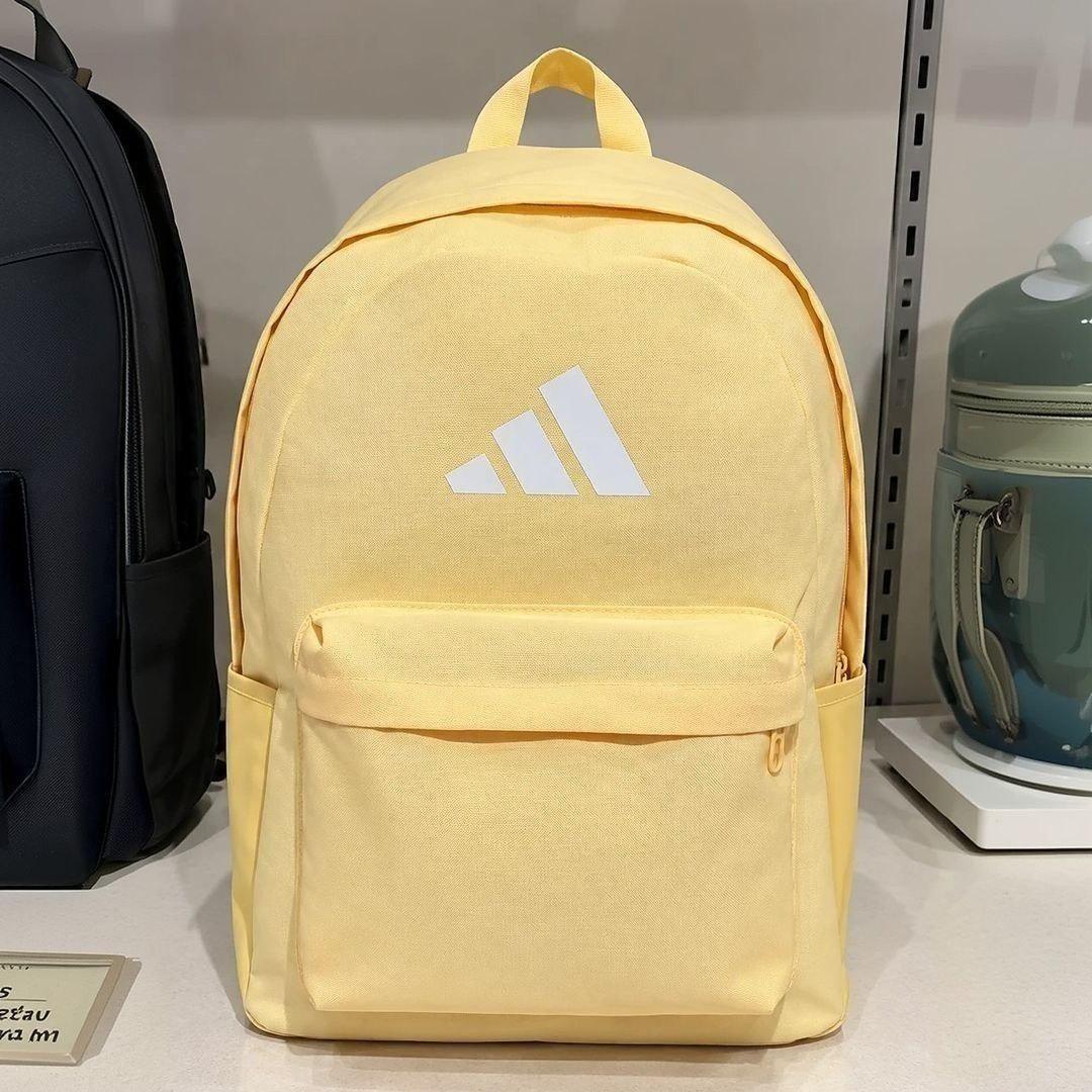 ➡️ Mochila Classic 3 Bars Logo Adidas