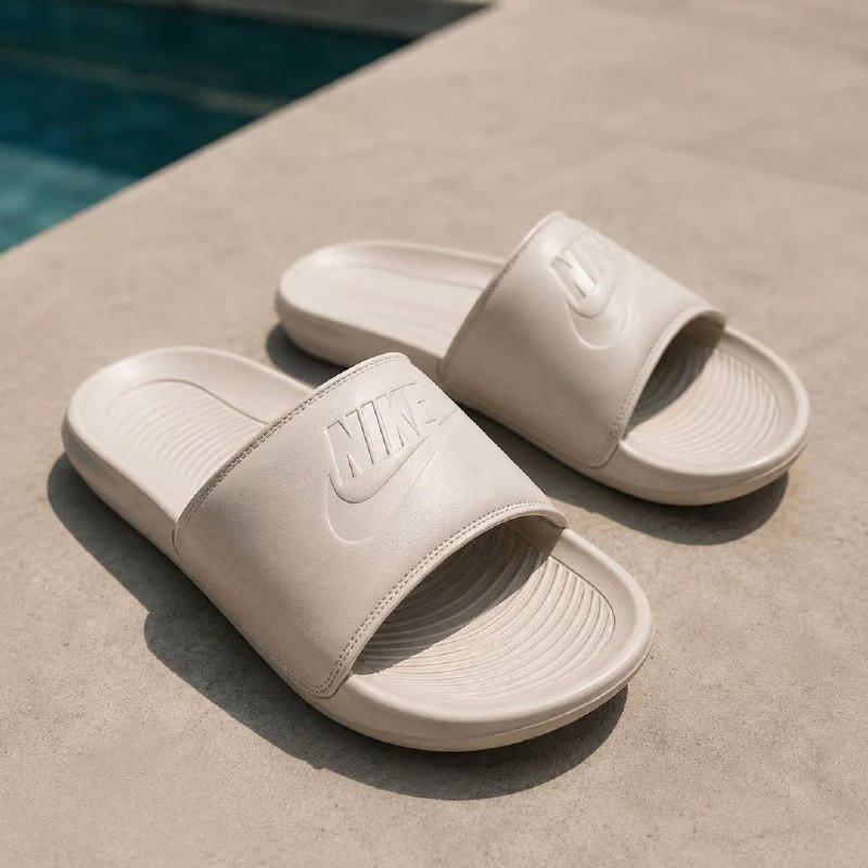 ➡️ Chinelo Nike Victori One