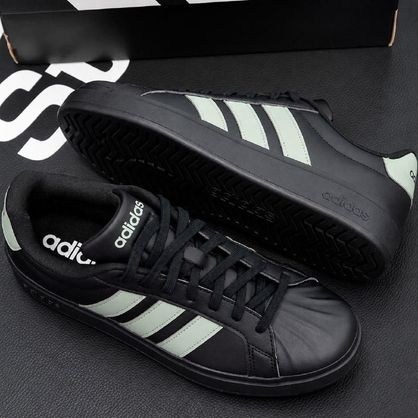 ➡️ Tênis Adidas StreetTalk